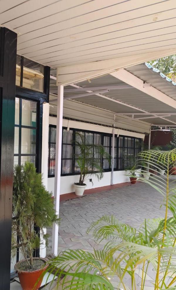 Hotel Urban Cottage กูวาฮาติ ภายนอก รูปภาพ